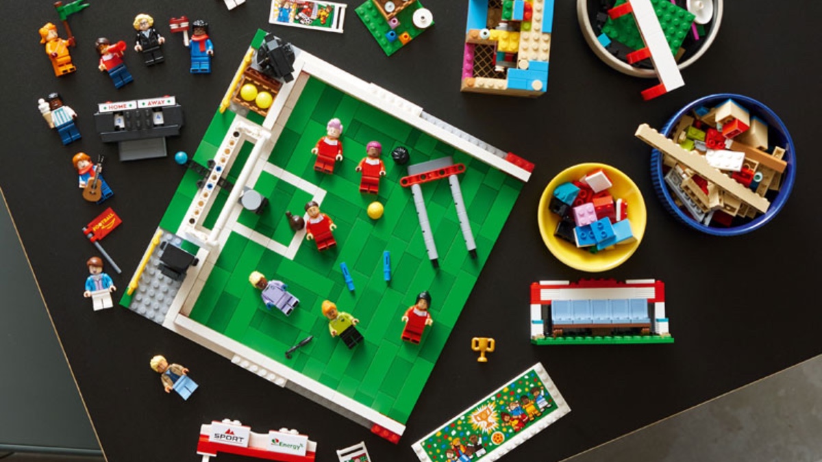 LEGO Women's Football 40634 Icons of Play revealed online