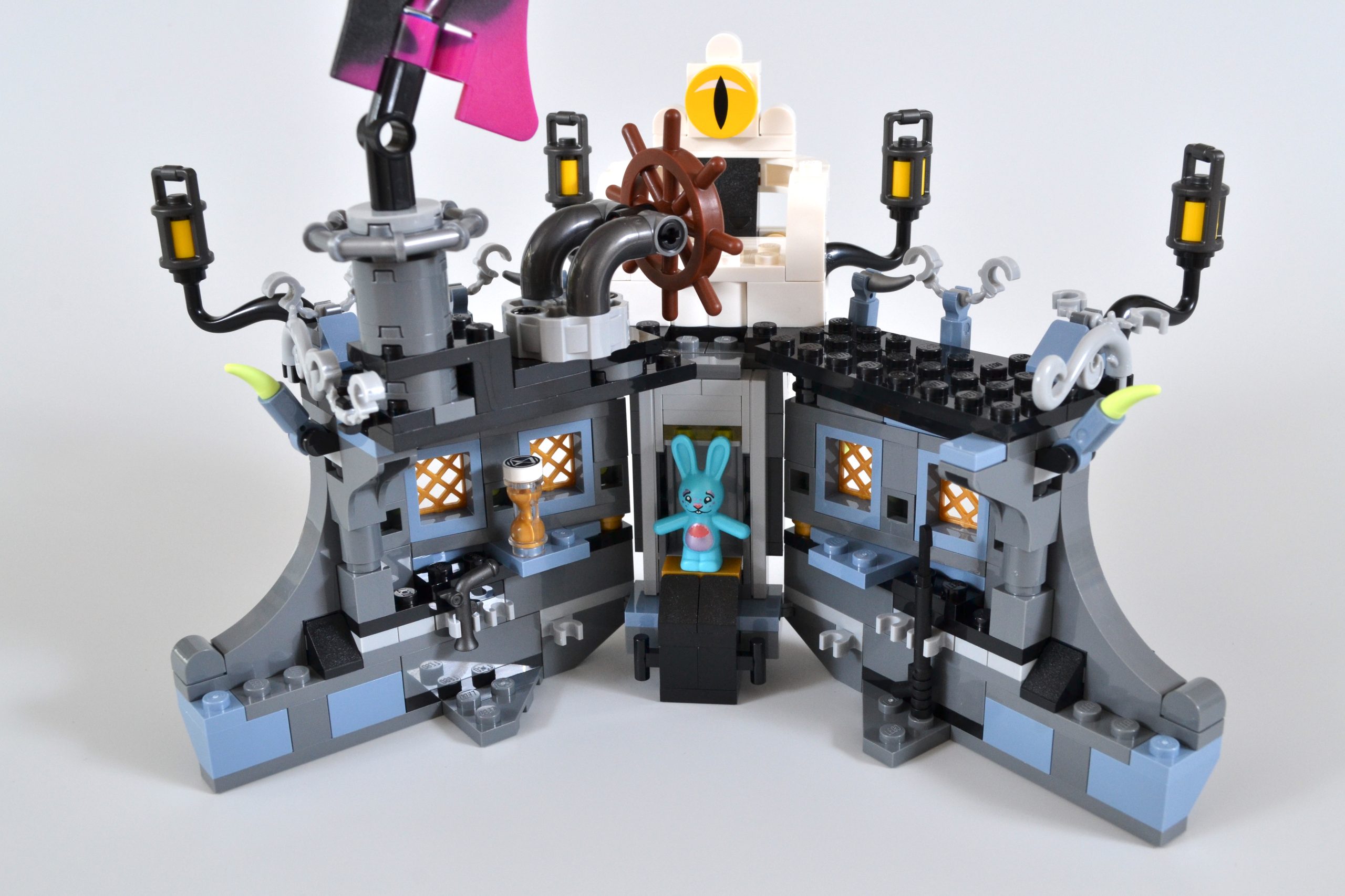 LEGO DREAMZzz 71469 Nightmare Shark Ship review