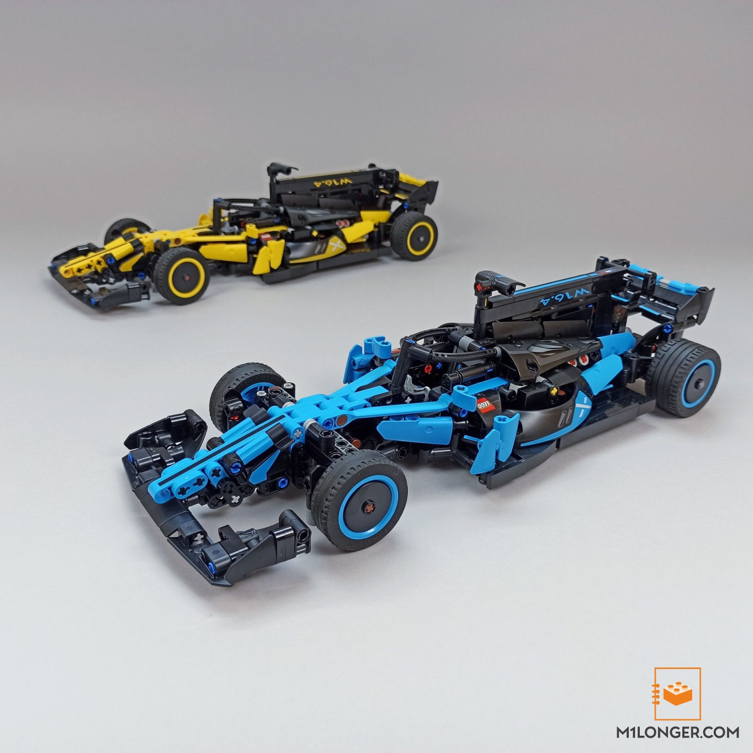 Convierte LEGO Technic 42162 Bugatti Bolide Agile Blue en un coche de F1