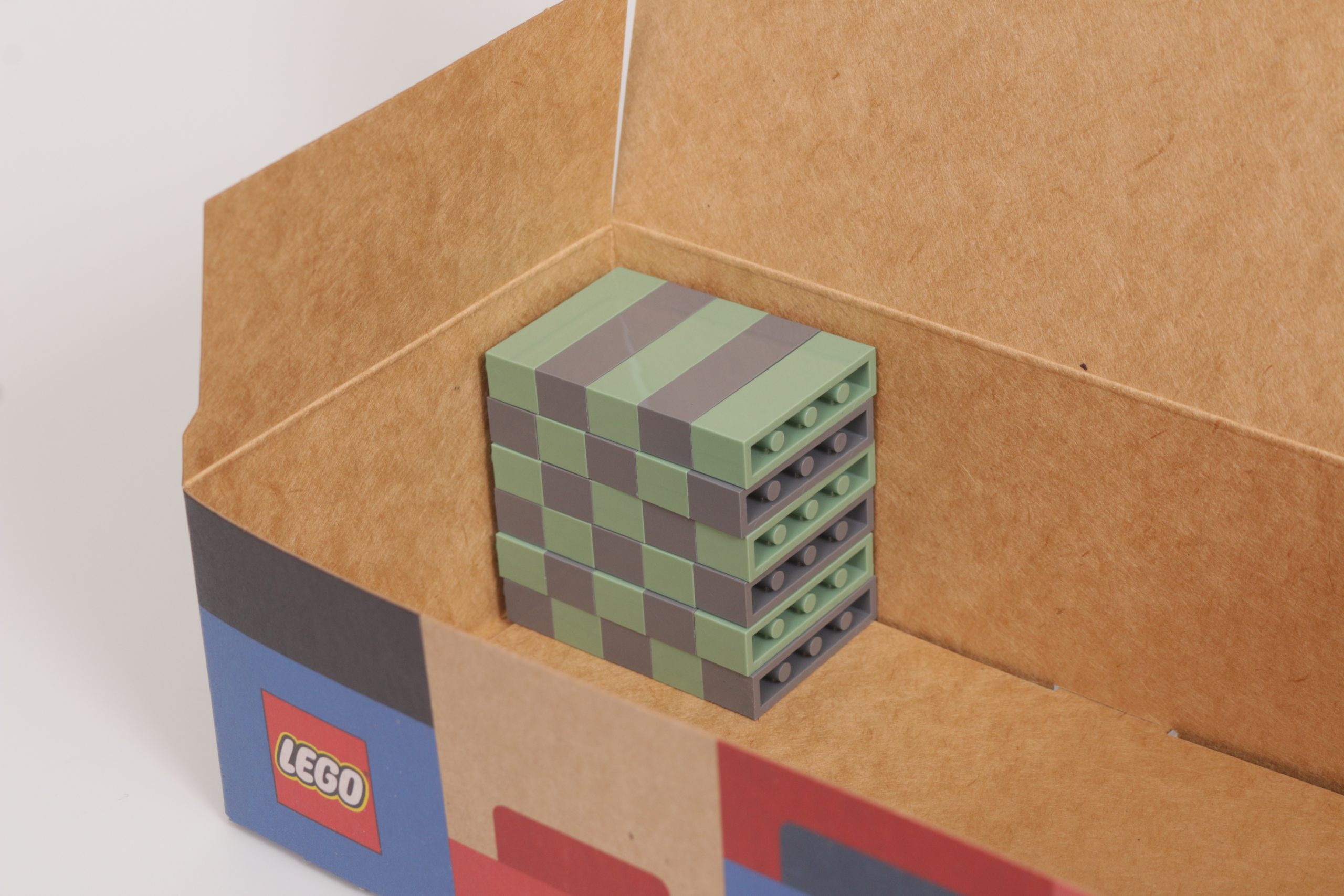 Closer look at LEGO’s new PickaBrick packaging