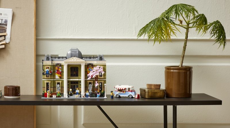 Більше експонатів ви можете додати до LEGO 10326 Музей природознавства